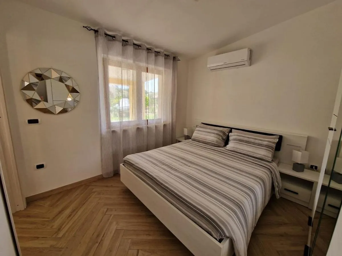 Cottage Vacanze La Maddalena 0*, La Maddalena (Sassari) Itália